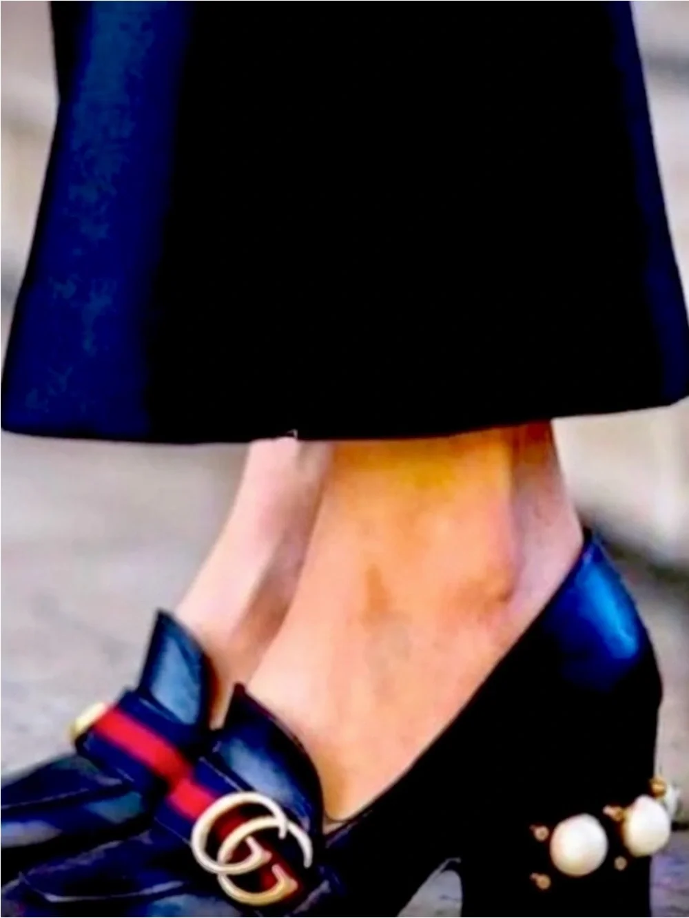 Authentic Gucci Peyton Black Leather Loafers with Red Stripe and Pearls